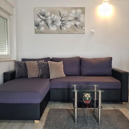 Apartman Nela Apartment Kastel Sucurac Exterior photo
