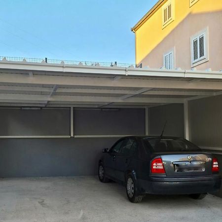 Apartman Nela Apartment Kastel Sucurac Exterior photo