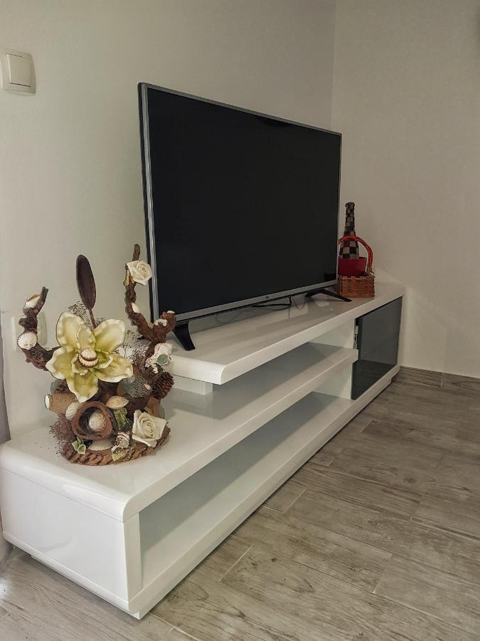 Apartman Nela Apartment Kastel Sucurac Exterior photo