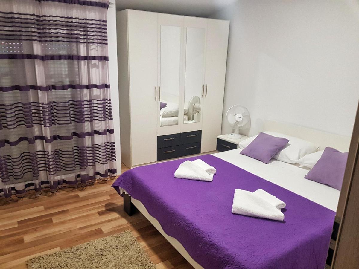 Apartman Nela Apartment Kastel Sucurac Exterior photo