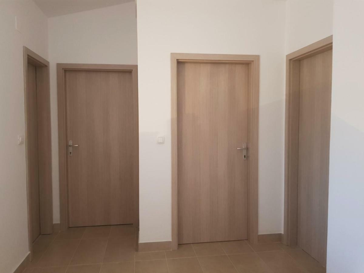 Apartman Nela Apartment Kastel Sucurac Exterior photo